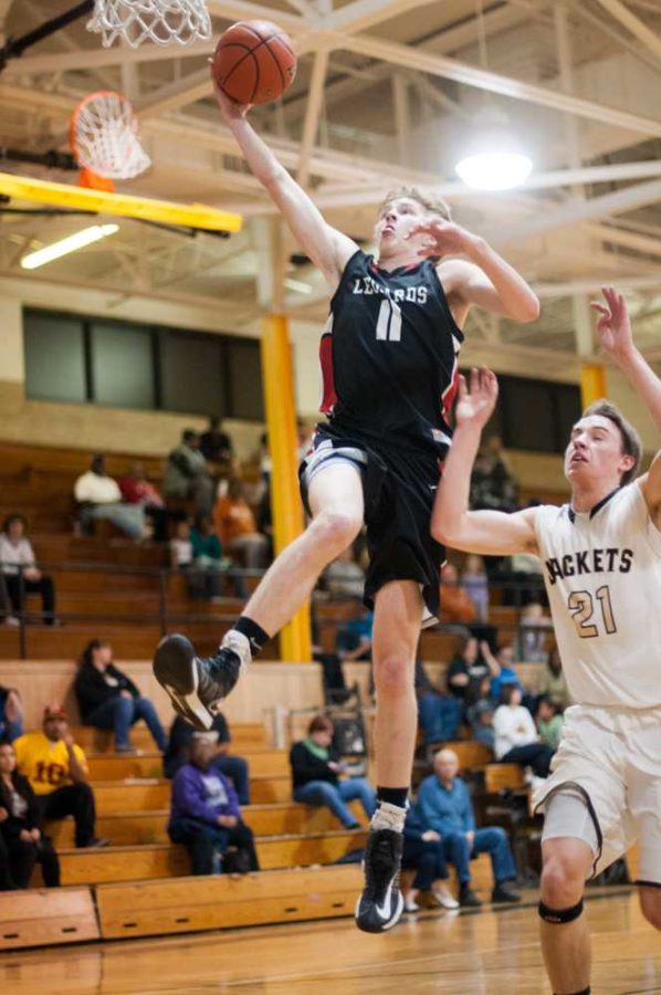 Leopards sting Yellow Jackets