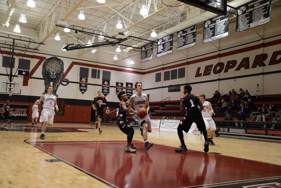 The boys varsity basketball team will be playing on Tuesday, Feb. 18 when they take on the Mt. Pleasant Tigers at Grand Saline High School.