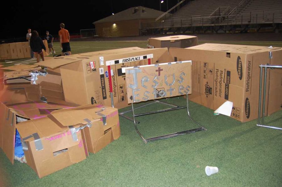 For those who participate in Cardboard Box City, there is a prize for the best decorated box or group of boxes. 