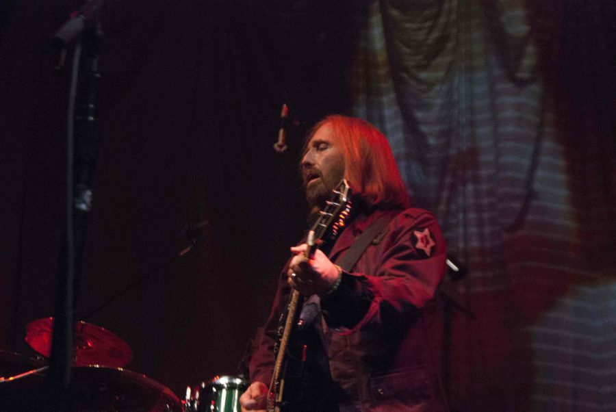 Lead Vocalist Tom Petty sings at the AAC