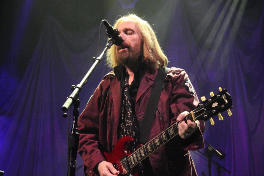 Lead vocalist Tom Petty sings at the AAC