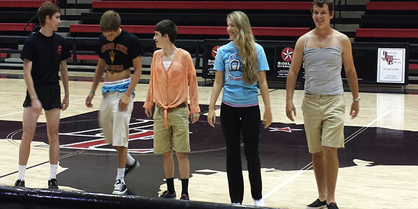 Student council members show what not to wear at Freshmen Founders Day.