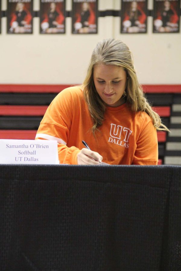 Softball player Samantha OBrien signs to UT Dallas on November 12, 2014.