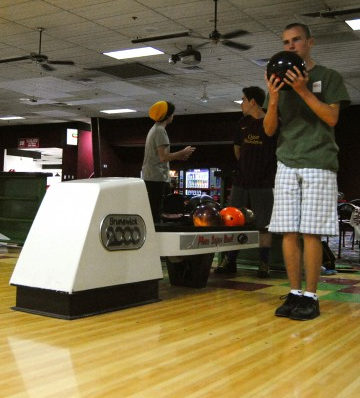 Bowling team as it practices during the 2013 season. 