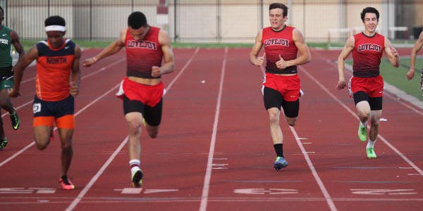In a sprint to the finish line, Junior Aaron Fuller wins the 400 at Wylie Stadium with Senior Noah Coffey coming in third.