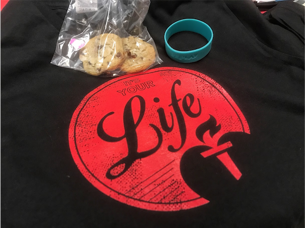 In order to raise money for heart disease prevention, students will be selling cookies, bracelets, and T-shirts this Friday. 