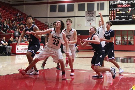 Boys basketball looks to upend Tigers in first playoff round