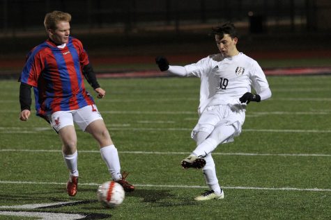 Boys soccer to start second half of district with Highland Park match
