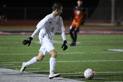 Boys soccer hopes to extend district lead