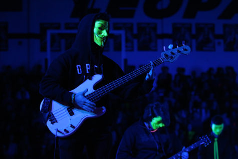 Soundslides: Lights out spirited