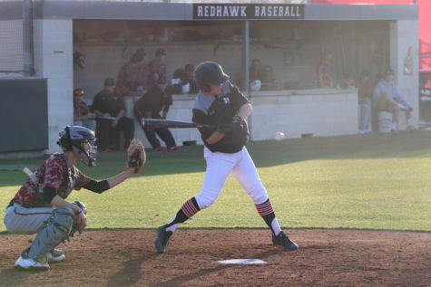 Baseball continues chase for playoffs
