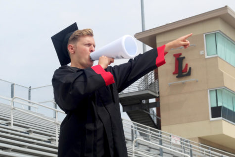Senior goodbye: Scream your heart out