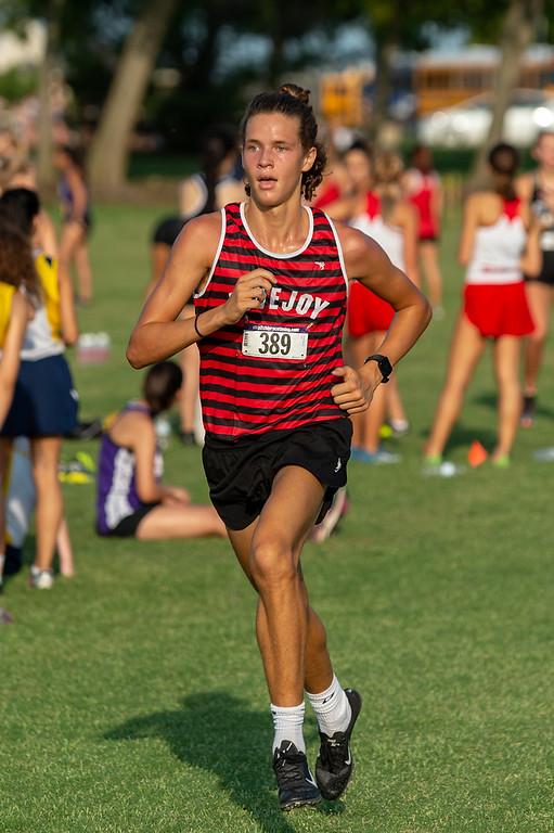 Junior Will Muirhead keeps a steady pace in the Plano ISD Invitational.