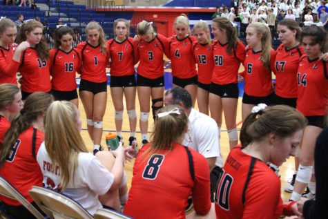 Photo Gallery: Volleyball advances in playoffs