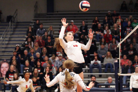 Volleyball looks to defeat Liberty in playoffs for second consecutive year