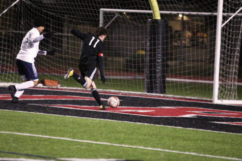 Boys soccer to face Princeton Panthers on senior night