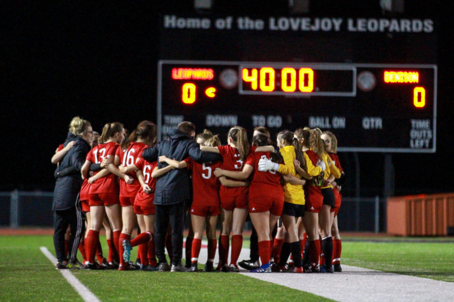 The+girls+soccer+team+is+back+in+the+playoffs+under+the+leadership+of+first-year+head+coach+Ian+Keeble.