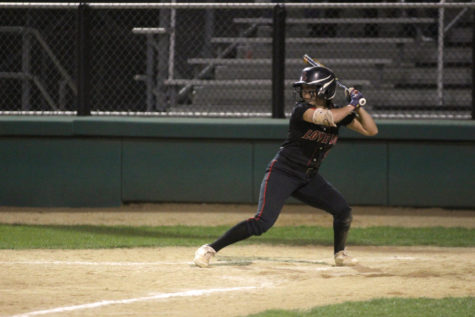 Softball seeks third consecutive win