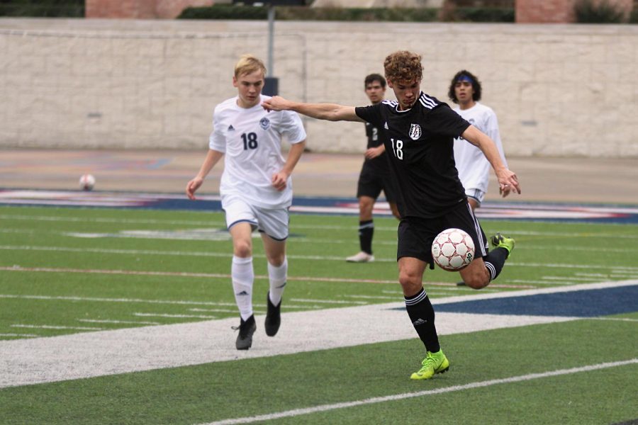 Junior Riley O'Donnell advances the ball up field during the first half.