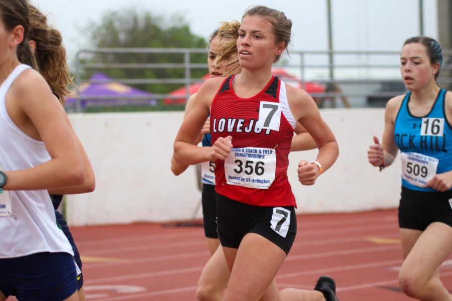 Sophomore runner Amy Morefield runs in the 3200 meter race at the region meet. Morefield will be competing in the 3200 meter race and the 4x400 meter relay at the state meet. 