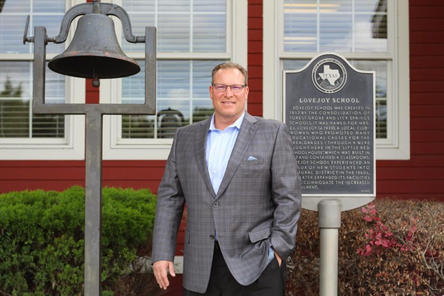 Board+of+Trustees+president+Chad+Collins+steps+down+after+10+years+of+service+for+the+district.+Collins+will+continue+to+serve+for+one+more+year.