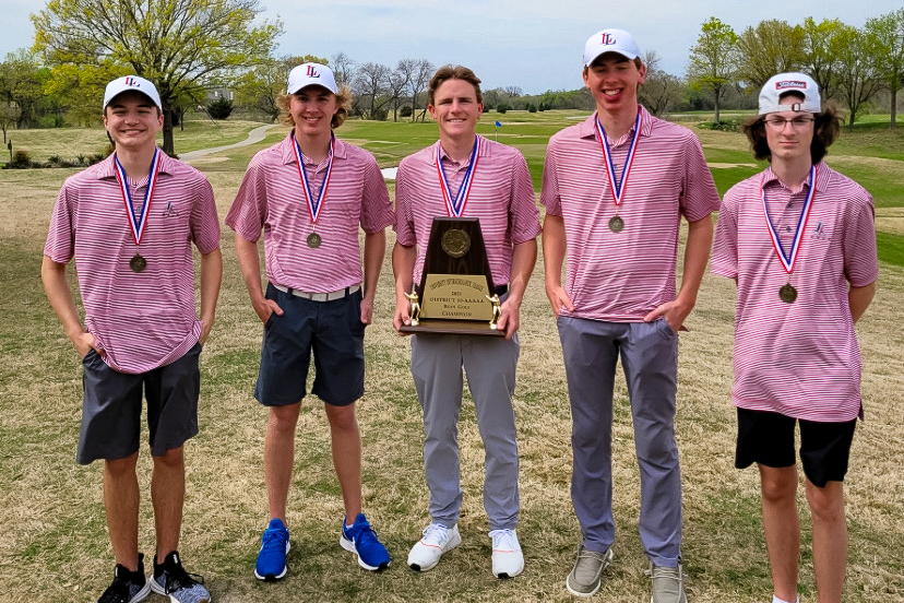 Senior Jay Pabin and junior Mason McClure recently played in the state golf tournament. The golf team had seven members receive 1st Team All District honors this season. 