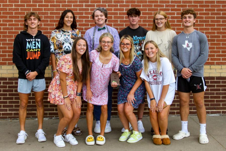 Juniors+Jaxson+Lavender%2C+Hannah+Gonzalez%2C+Ryder+Sullivan%2C+and+Travis+Gant%2C+senior+Victoria+Lafon%2C+sophomore+Matthew+Mainord%2C+junior+Sydney+Legg%2C+senior+Brooklyn+Lloyd%2C+senior+Khloe+Litchenburg%2C+and+junior+Avery+Wall+are+the+10+FCA+leaders+for+the+2021-2022+school+year.+FCA+stands+for+%E2%80%9CFellowship+of+Christian+Athletes.