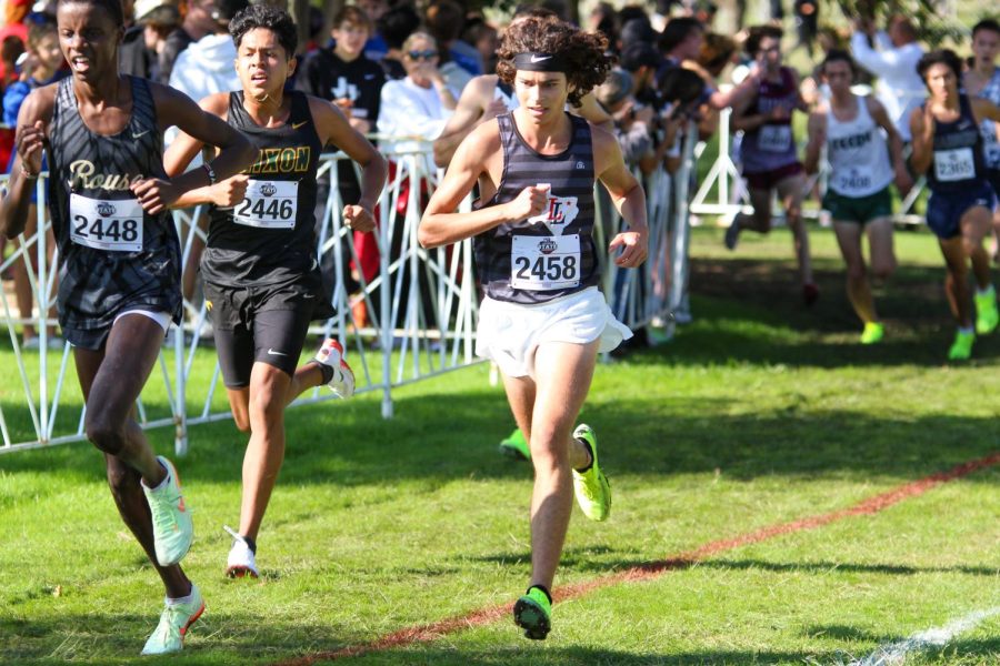 Junior Joe Bluestein finished the race. Bluestein placed 36th overall with a time of 16:32.