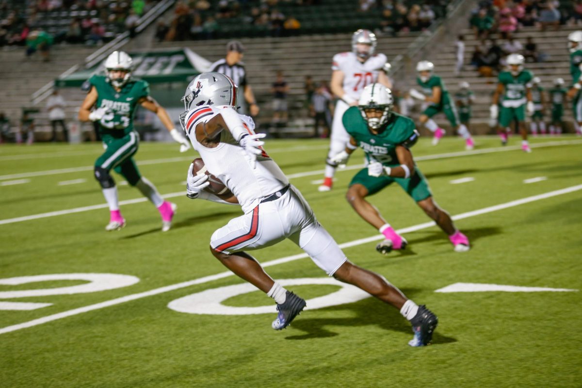 Sophomore wide receiver no. 1 runs the ball. Lovejoy is currently 7-1 overall.
