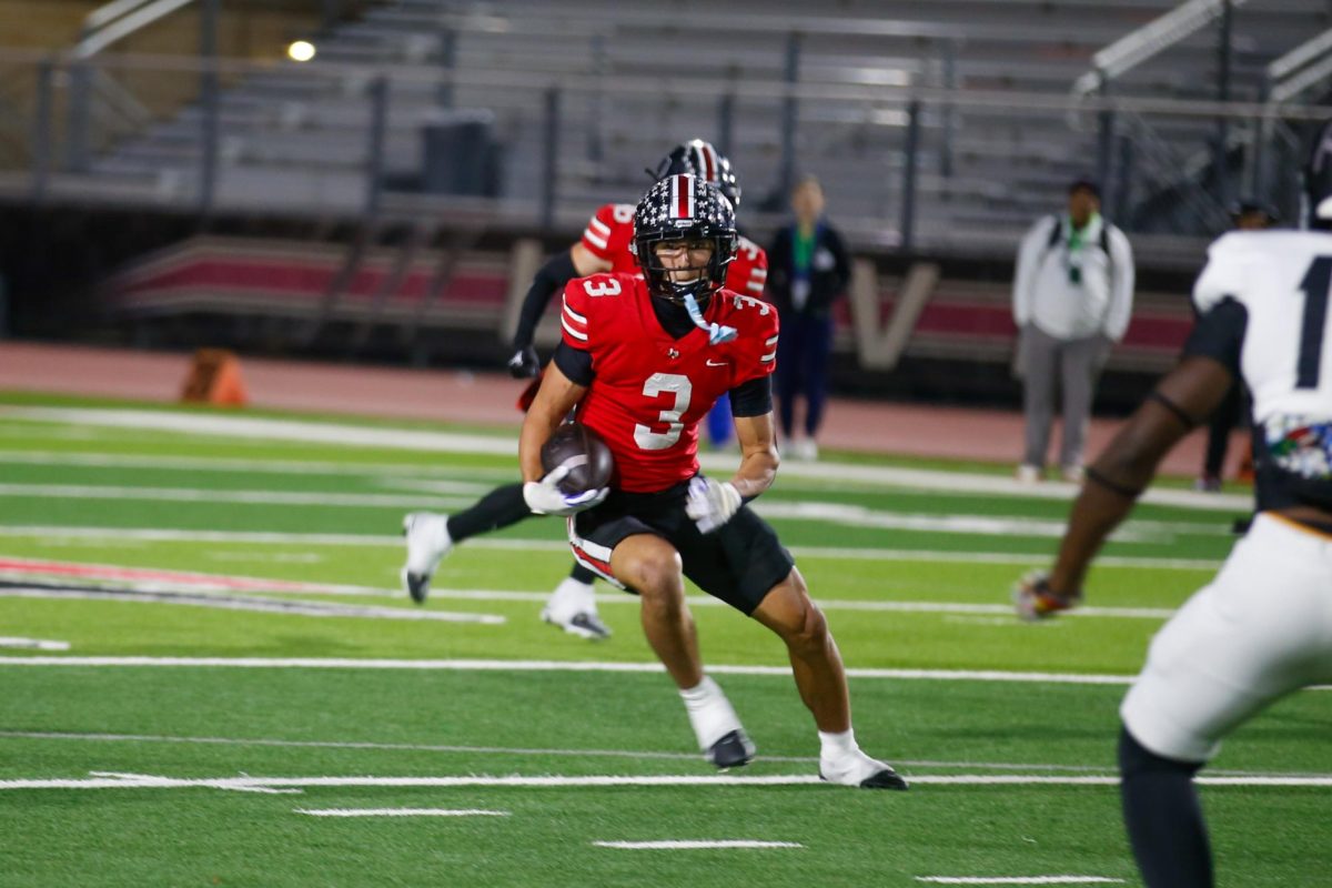 Senior safety no. 3 RJ McIntosh returns a punt. McIntosh leads the team with 4 interceptions so far this season.